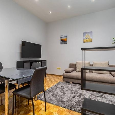 Bold Base Apartment Budapest Extérieur photo